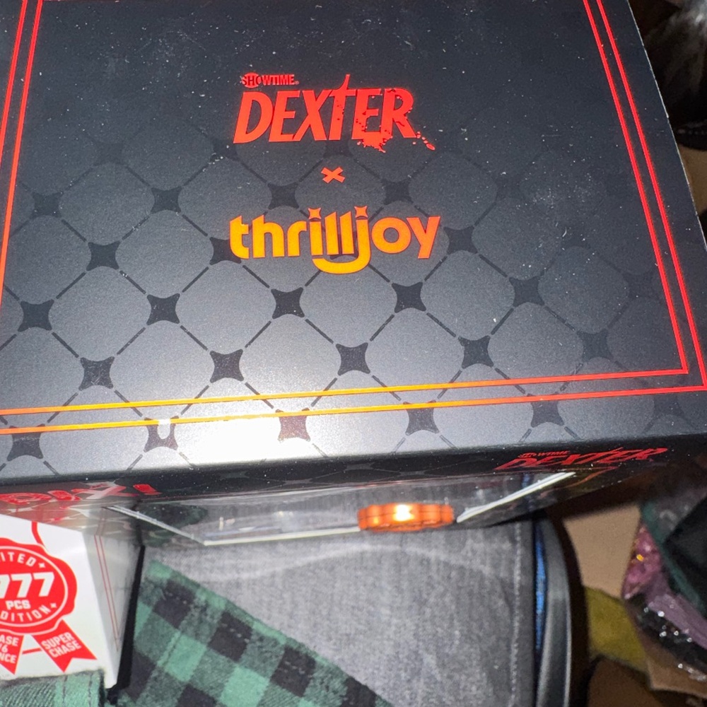 Dexter Morgan UCC Exclusive Figure - Common - Picture 6 of 7